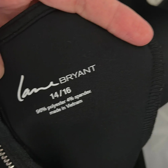 Lane Bryant ikat scuba top 14/16 navy, white. EUC sleeveless - Picture 4 of 4